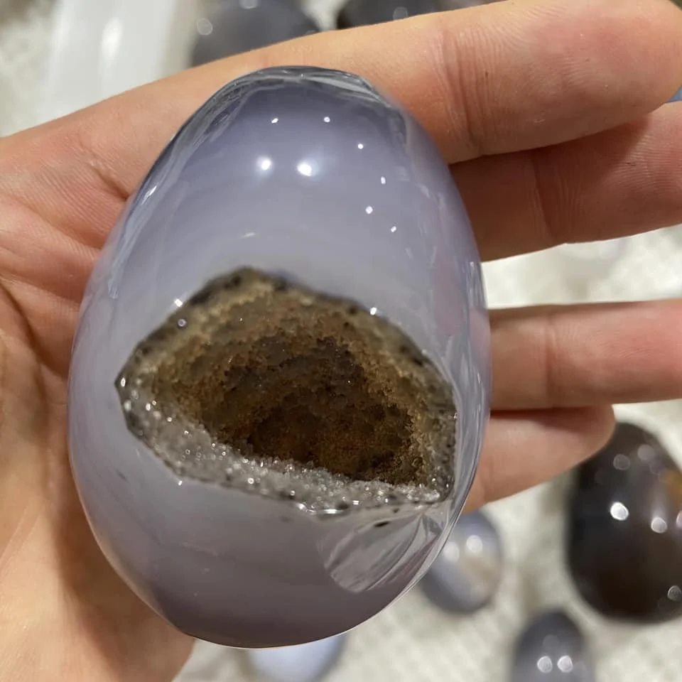 Wholesales Natural Agate Geode Egg Hand Carved Dragon Geode Egg for Crystal Crafts Gift