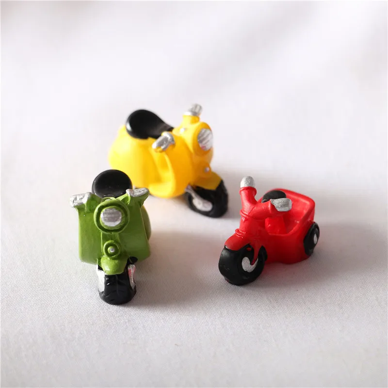 2025 New 3D Figurines Resin Motorcycle Miniature Red Yellow Green Transportation Figure for Dollhouse Toys