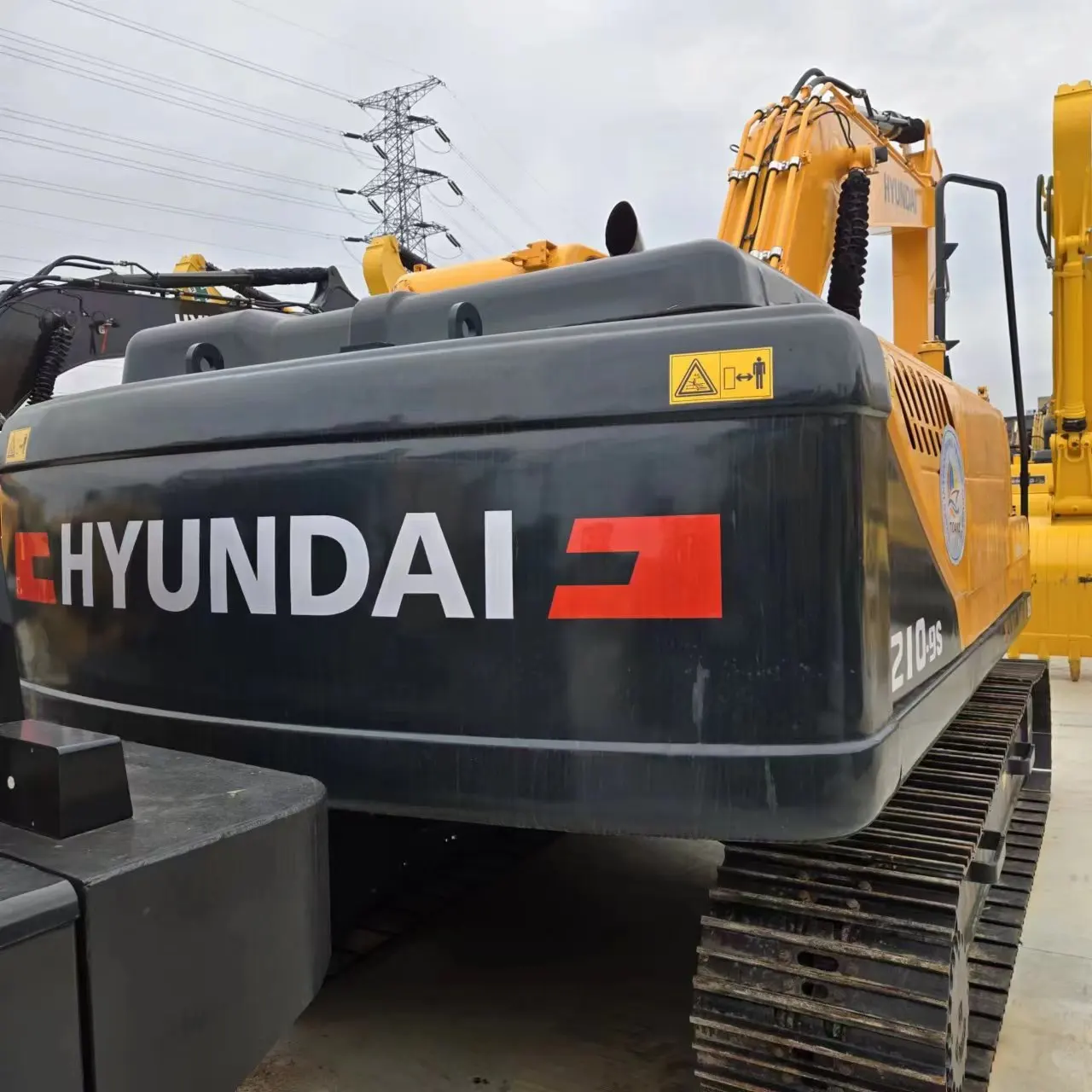 Дешевый подержанный колесный экскаватор Hyundai R210-9S использованный для продажи