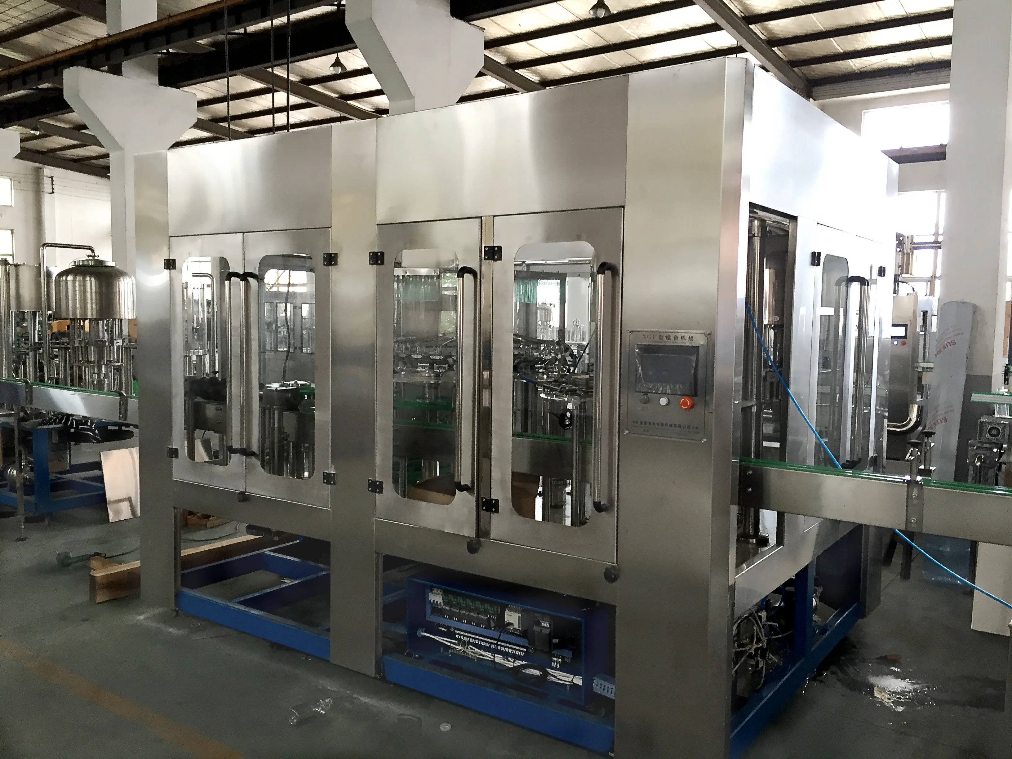 Small plastic bottle cleaning filling equipment Automatic mineral water filling machine