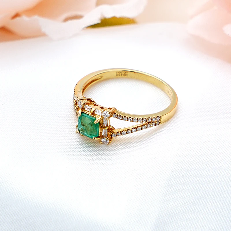Emerald diamond lace diamond jewelry for women hollow-carved design 18K gold ring