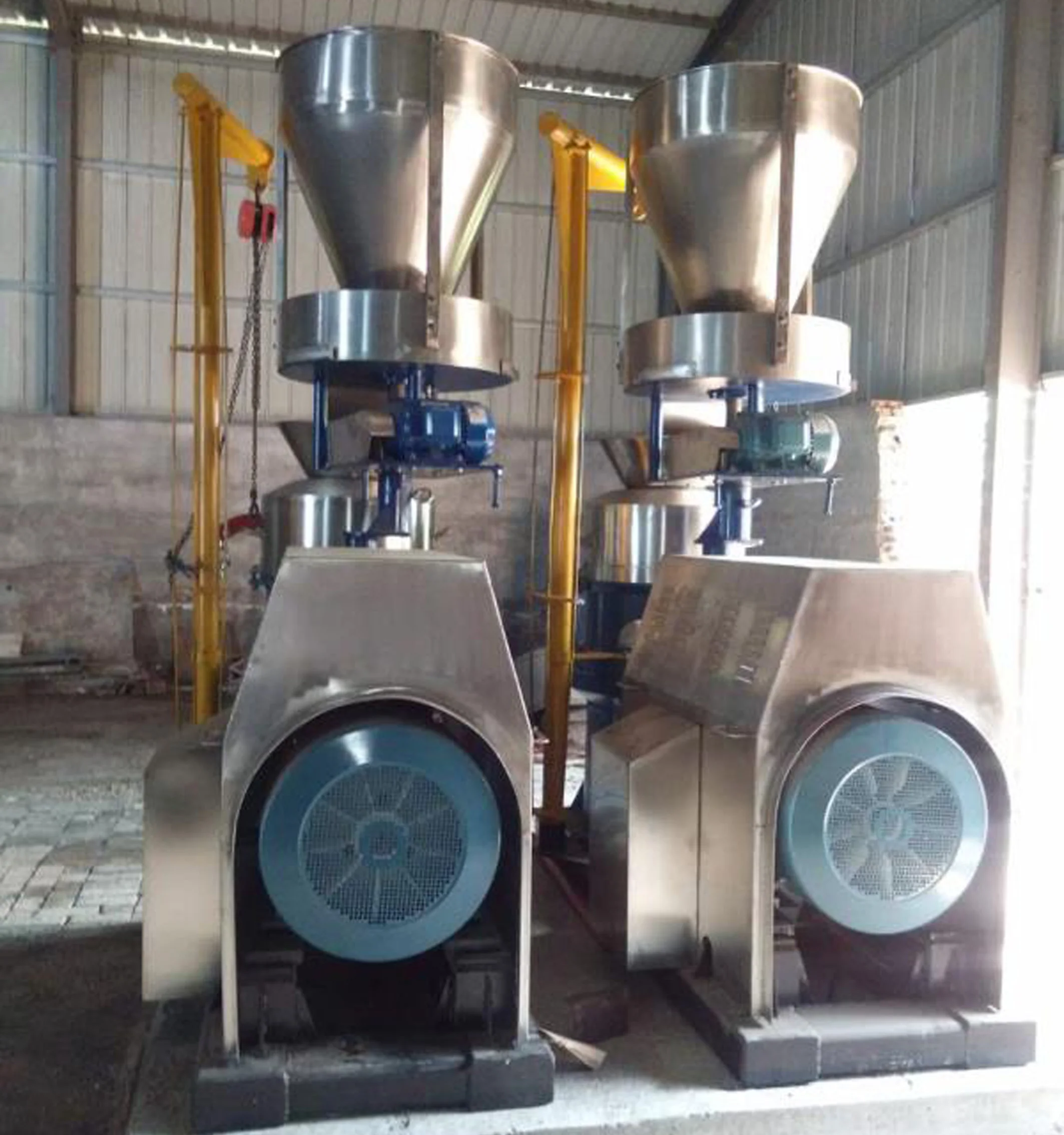 Extrusion granulator organic fertilizer production equipment used in aquaculture feed pellet processing