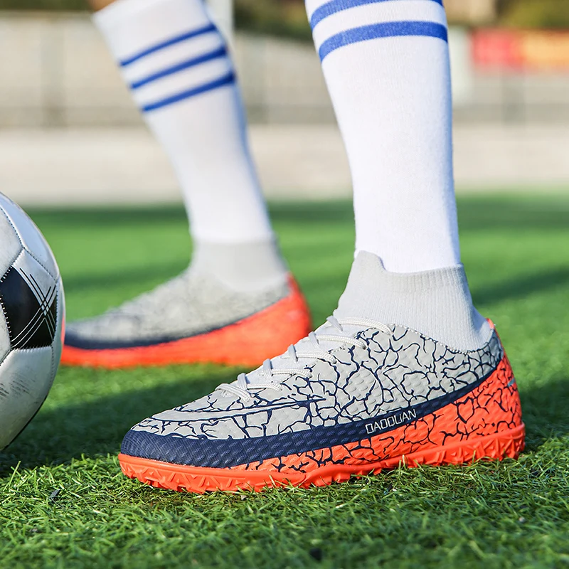 2022 New Hot Sale Custom Football Shoes Best Large size Soccer Boots Fashion Green Summer Top Fluorescent Orange Winter Blue