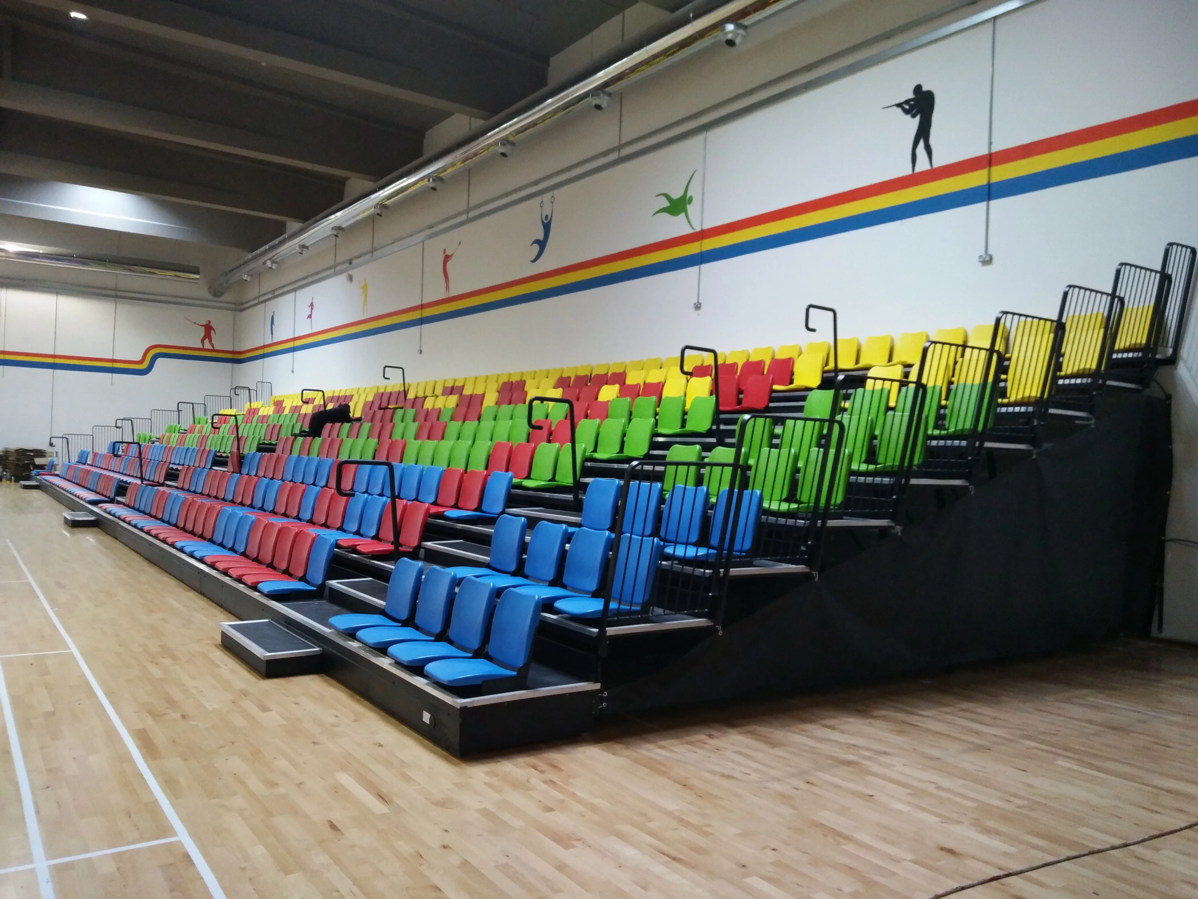  Gymnasium Seat Retractable Seating System With Indoor Polymer HDPE Seats Sports Facility For Stadiums