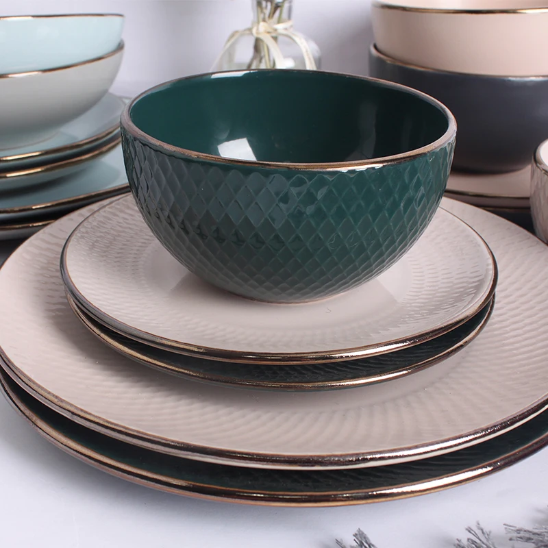 Antique Chinese Custom Luxury Fine Bone China Dinner Plate Set with Gold Rim Porcelain Dinnerware Set