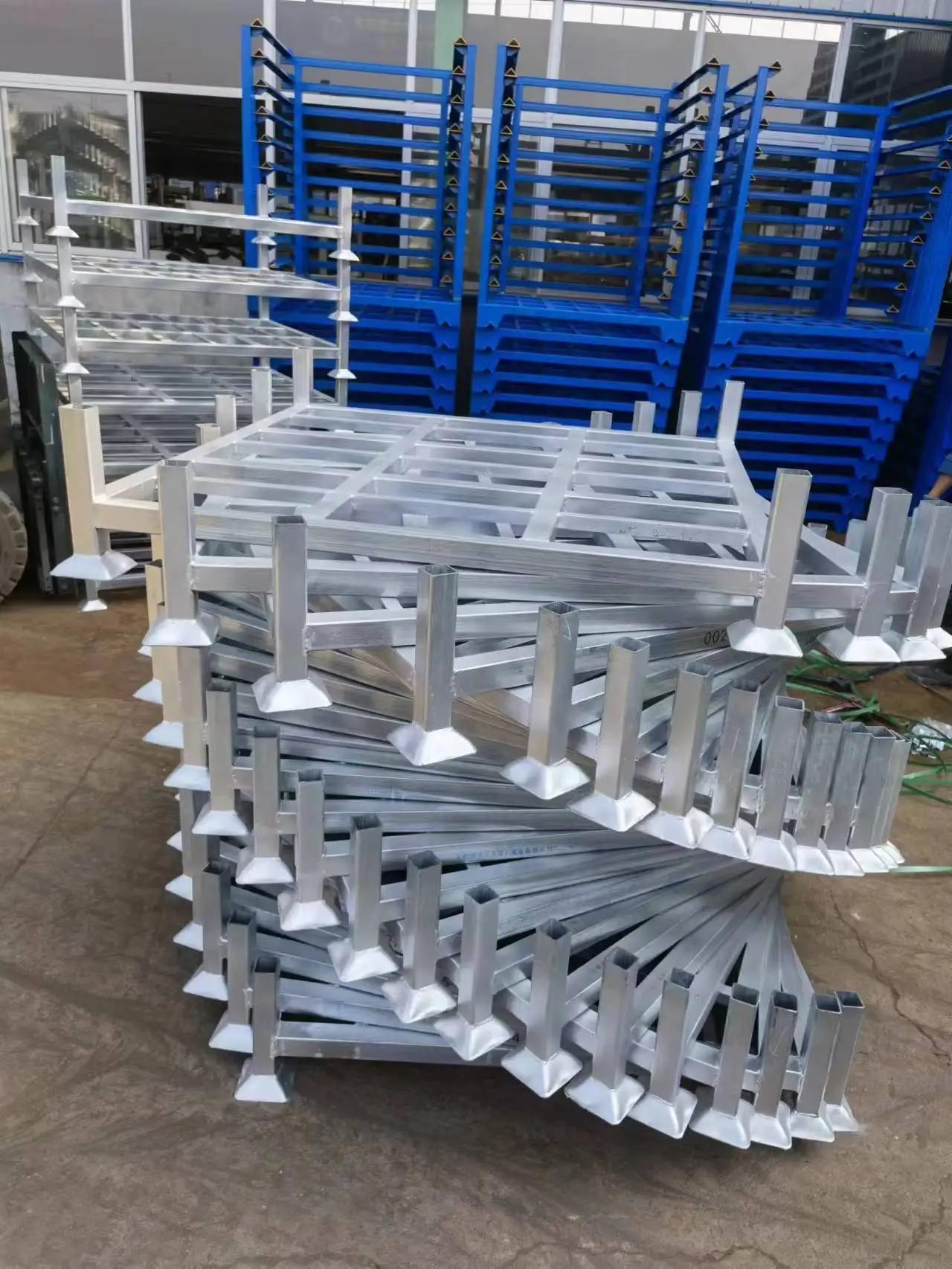 Customized Various Colors Sizes Capacities Saving Capacity Removable Foldable Fabric Storage Metal Stillage Stacking Racks