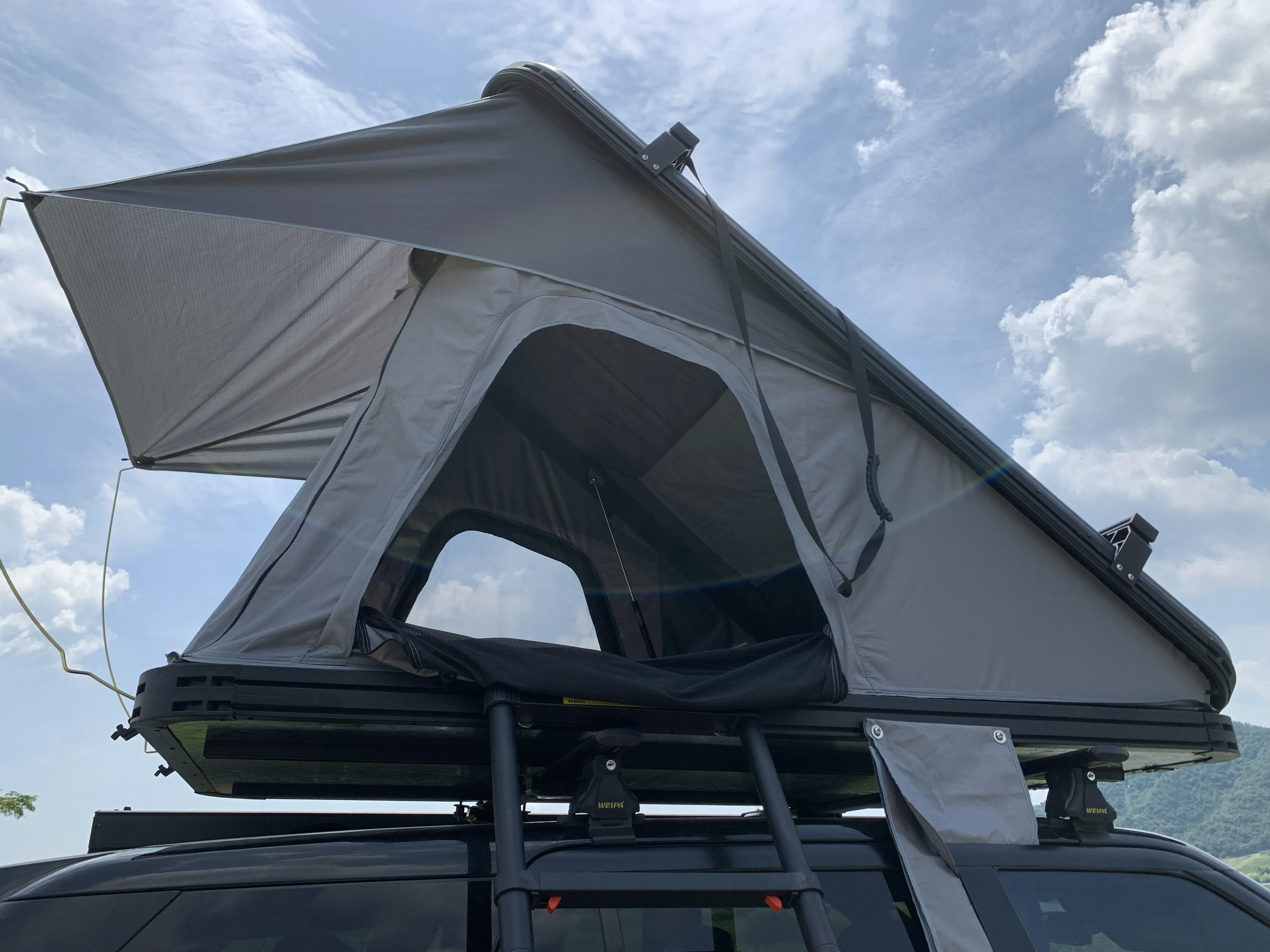 One Stop Service 2-3 Person  tent car camping Hard aluminum tent for family camping