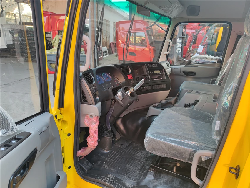 Low Price assembly dongfeng 5000012-C4128-0N Cab door Cabin Parts Truck Cab