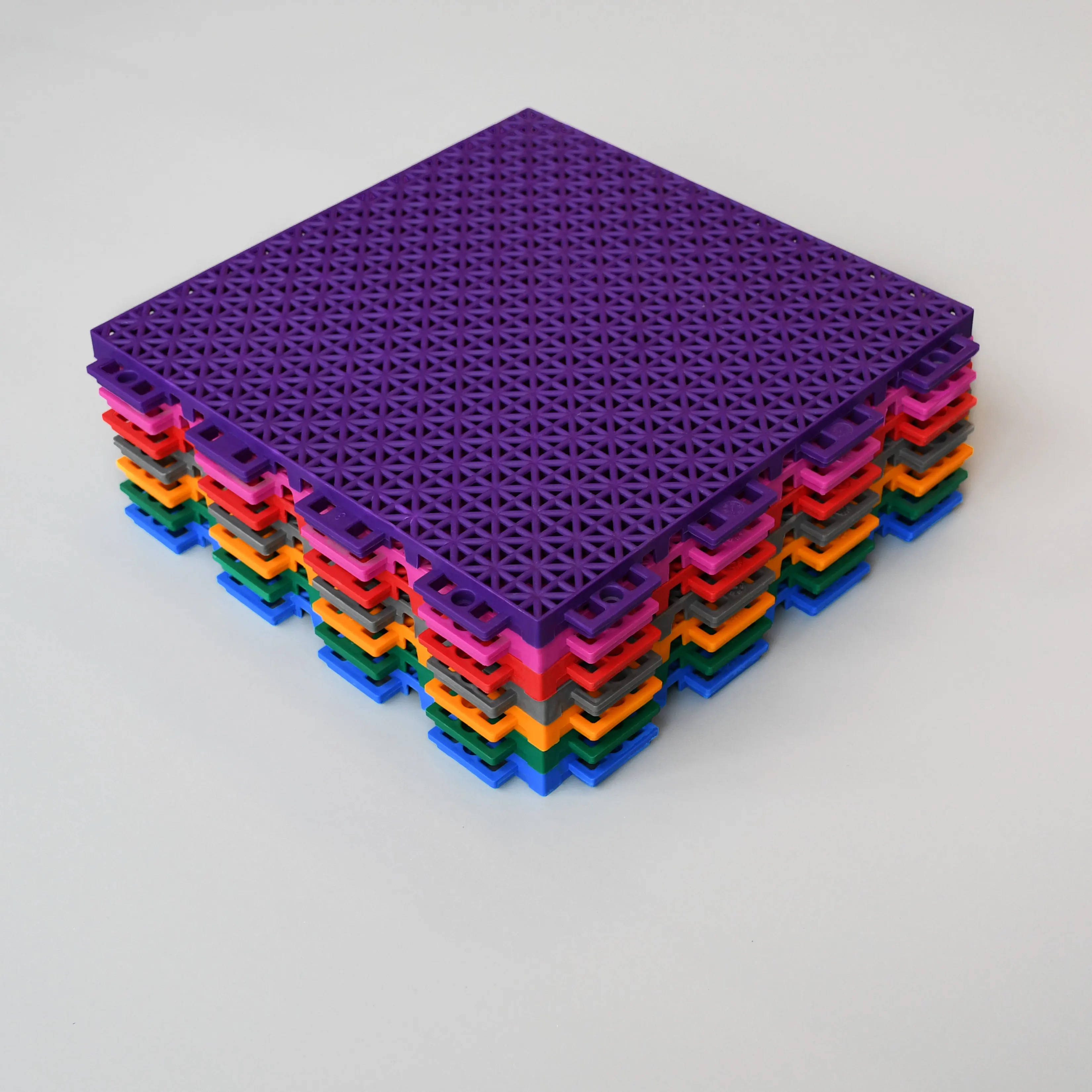 PP Material Plastic garage Interlocking Flooring / Portable Outdoor Floor Mat