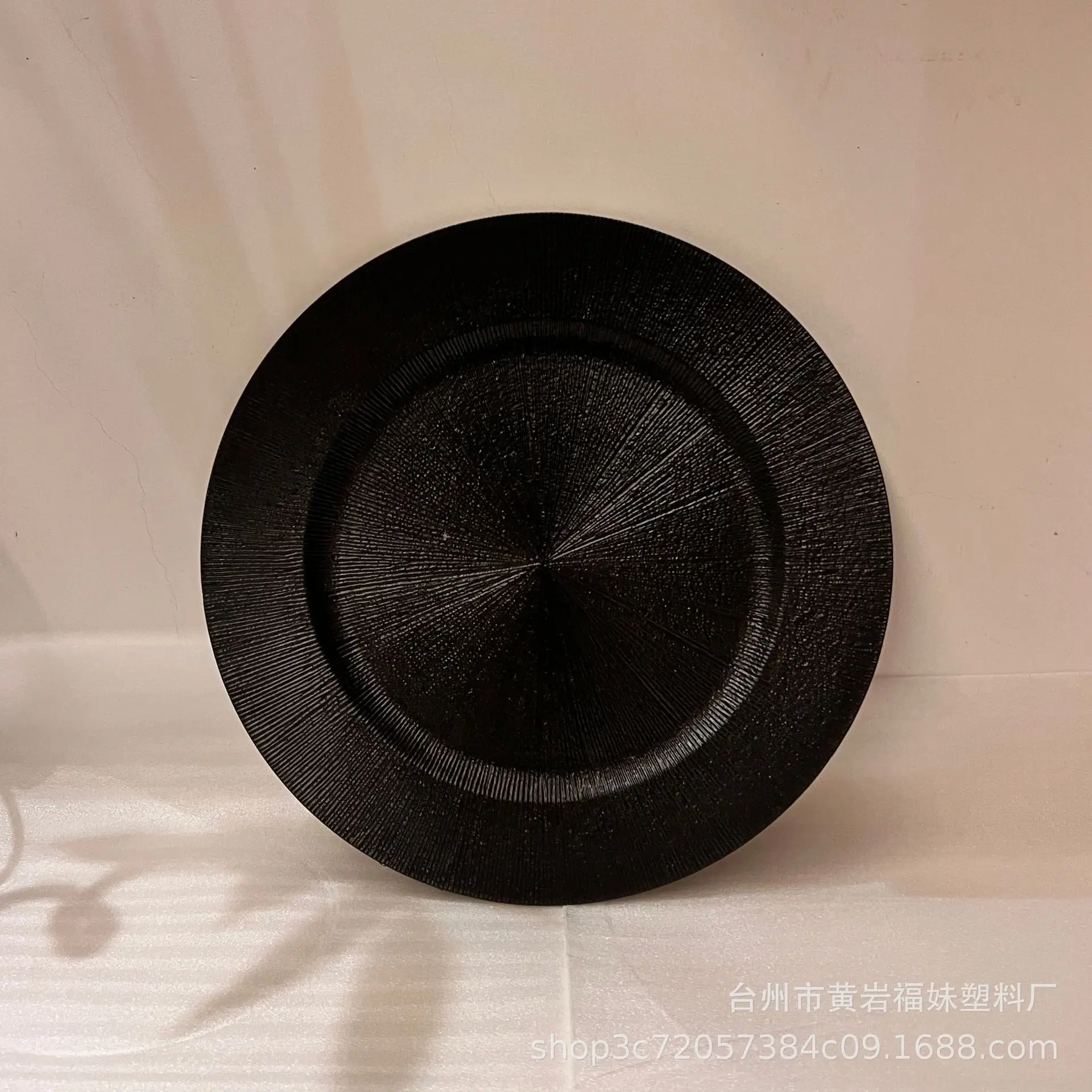 Wholesale Wedding Decoration Supplies Dinnerware Set Gold Plastic Black Silver Clear Gold Reef Snowflake Charger Plates