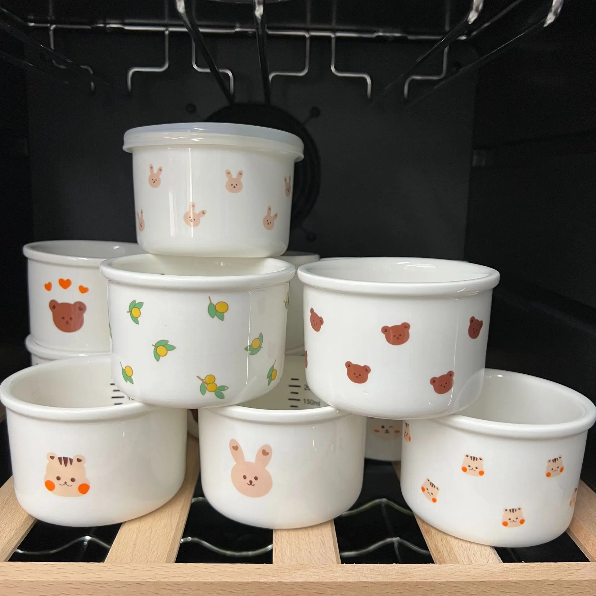 New Baby Dinnerware Keep Fresh and Sealed Infant Tableware Bear Pattern Toddler Plate Ceramic Bowl with silicone lid