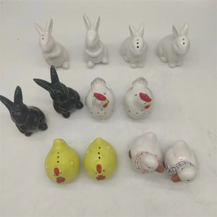 Ceramic 3D farm Animals shaped fancy salt and pepper jars set vintage cute salt and pepper shakers  for table