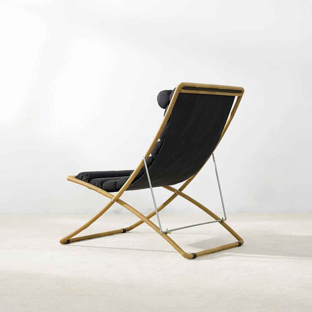 Ribbed Folding Sling Lounge Chair