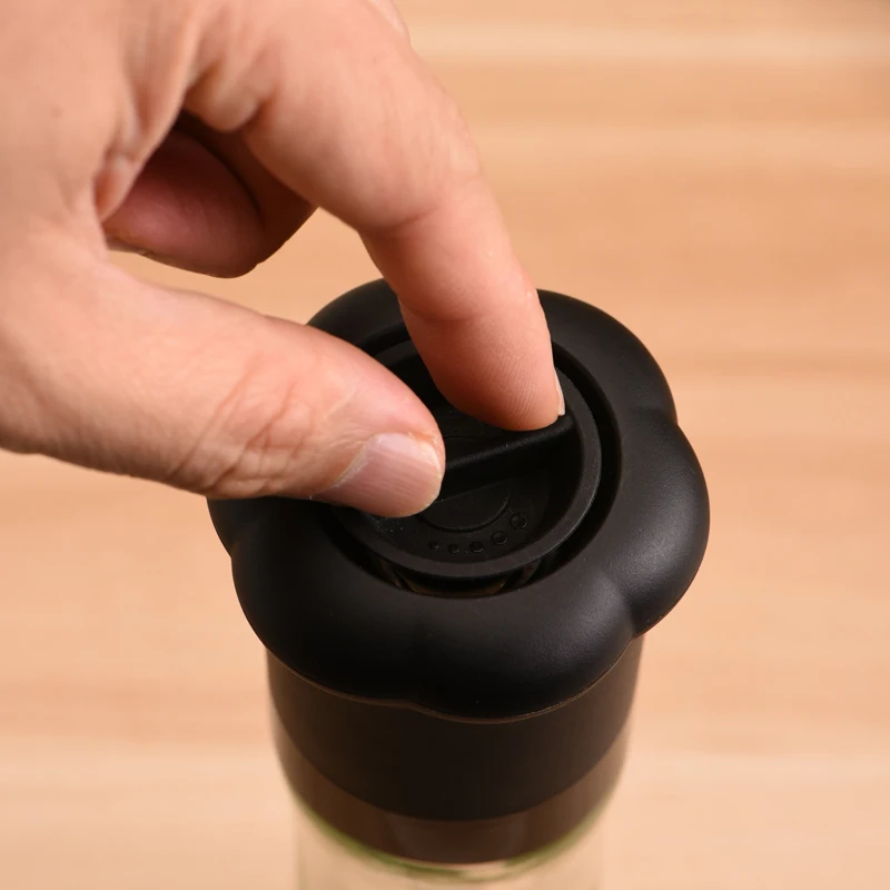 Chef-Hat Design 180ML Container Manual Salt and Pepper Glass for Super Markets