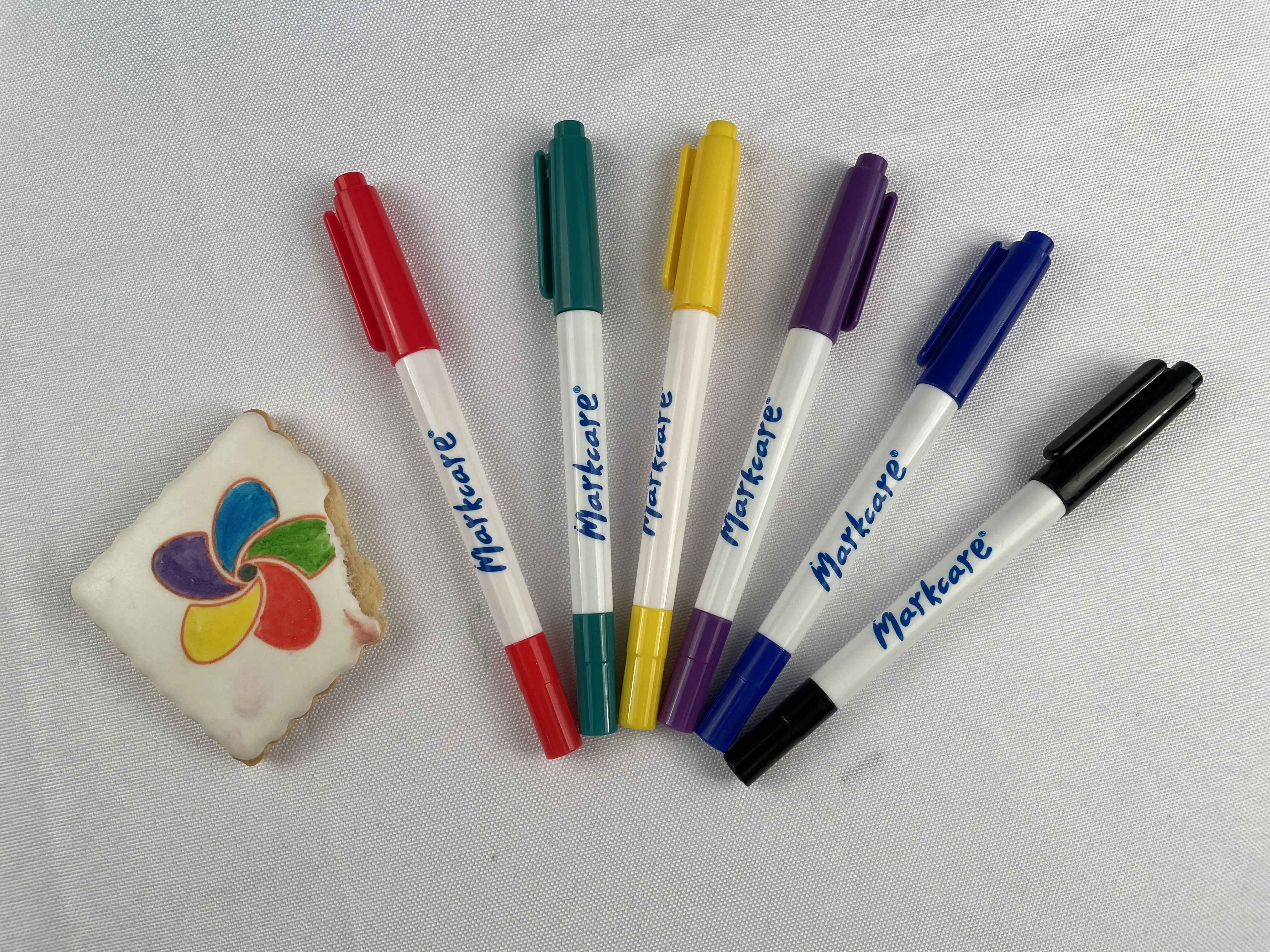 Dual Tipped Metallic Edible Ink Decorating Pen Perfect for Royal Icing Fondant and Gumpaste