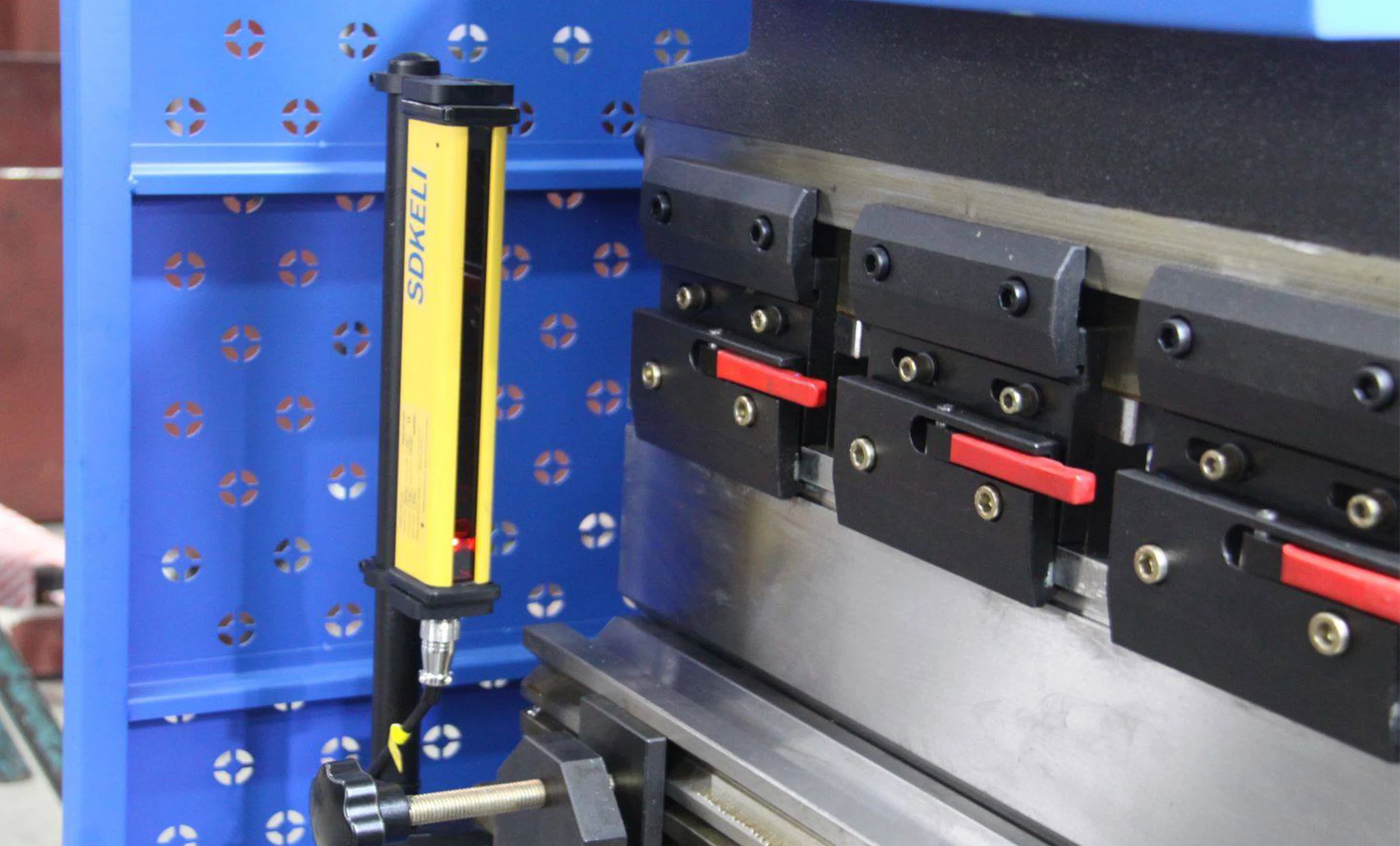 High quality nc hydraulic press brake machine price