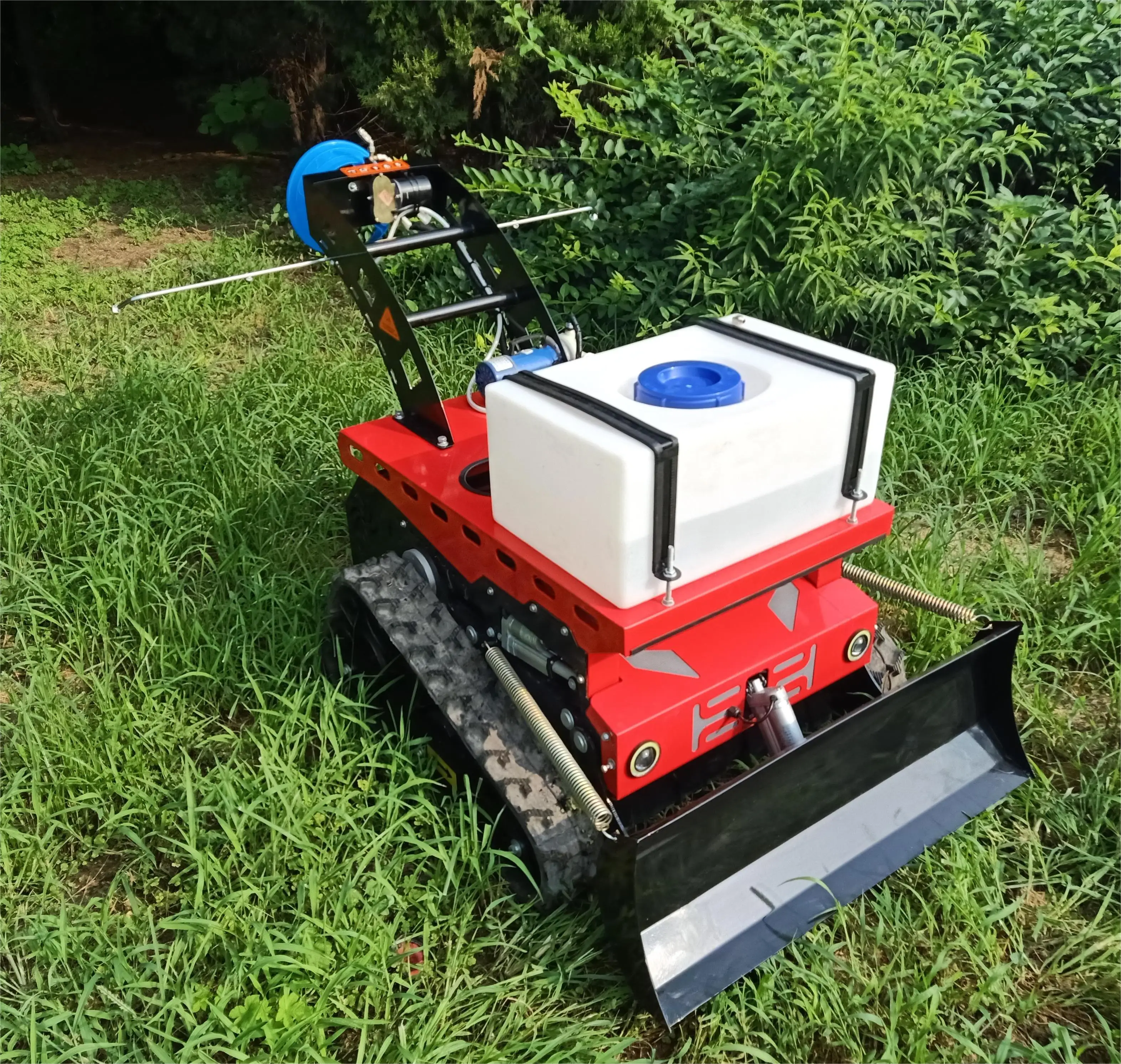 High Quality Electric Start 7.5 HP Cutting Machine Riding Zero Turn Wheel Lawn Mower