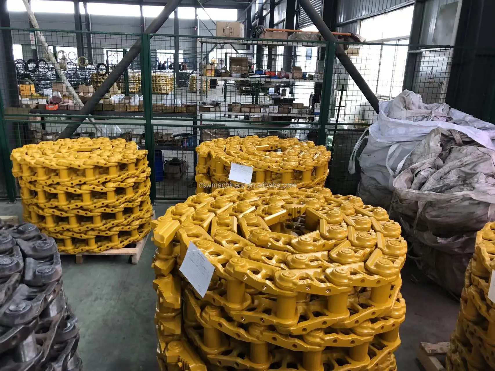 Excavator Track Link Assy for Doosan Daewoo DH450 2272-9402 Dozer Track Chain Undercarriage Parts Wheel Backhoe Spare