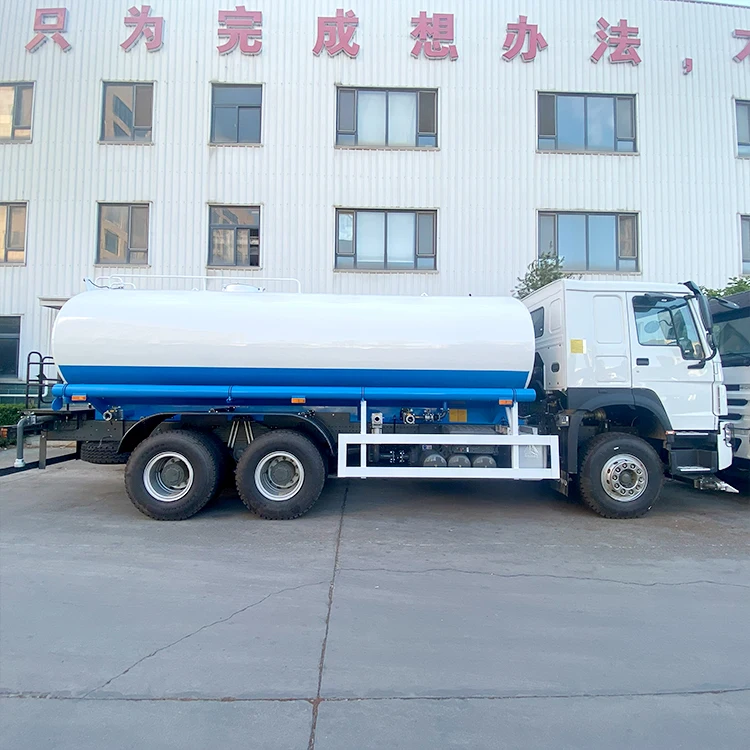 Грузовик-цистерна для воды Sinotruk HOWO 20000L 6x4 поливальная тележка распылитель