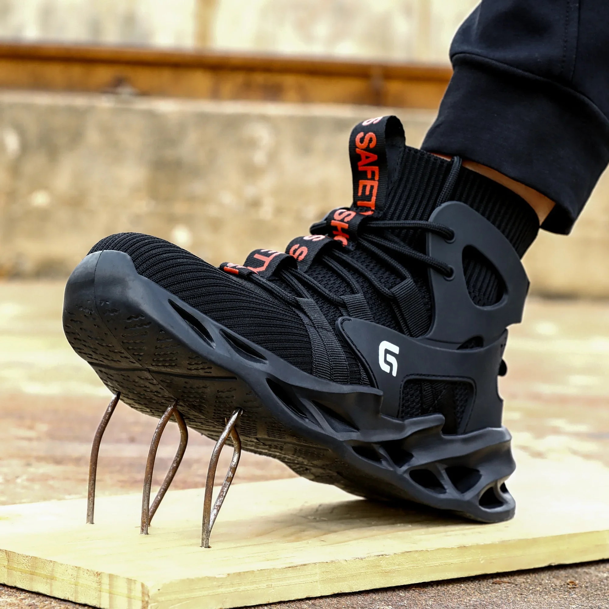 GUYISA Outdoor Sports Safety Shoes European Standard Steel Toe Lightweight Safety Shoes