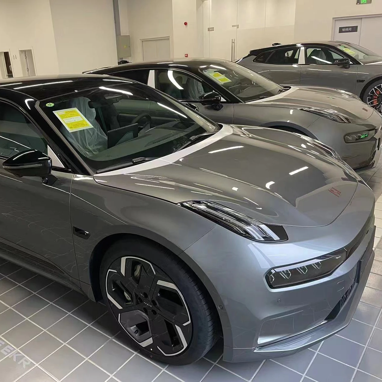 stock Geely Zeekr 001 YOU model dual motor 650km range electric sedan EV car new energy vehicles price