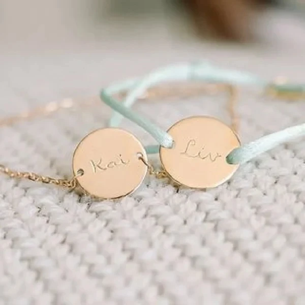 Wholesale custom logo Oval coin heart pendant stainless steel bracelet Female brhelp rope gift bracelet 18K gold