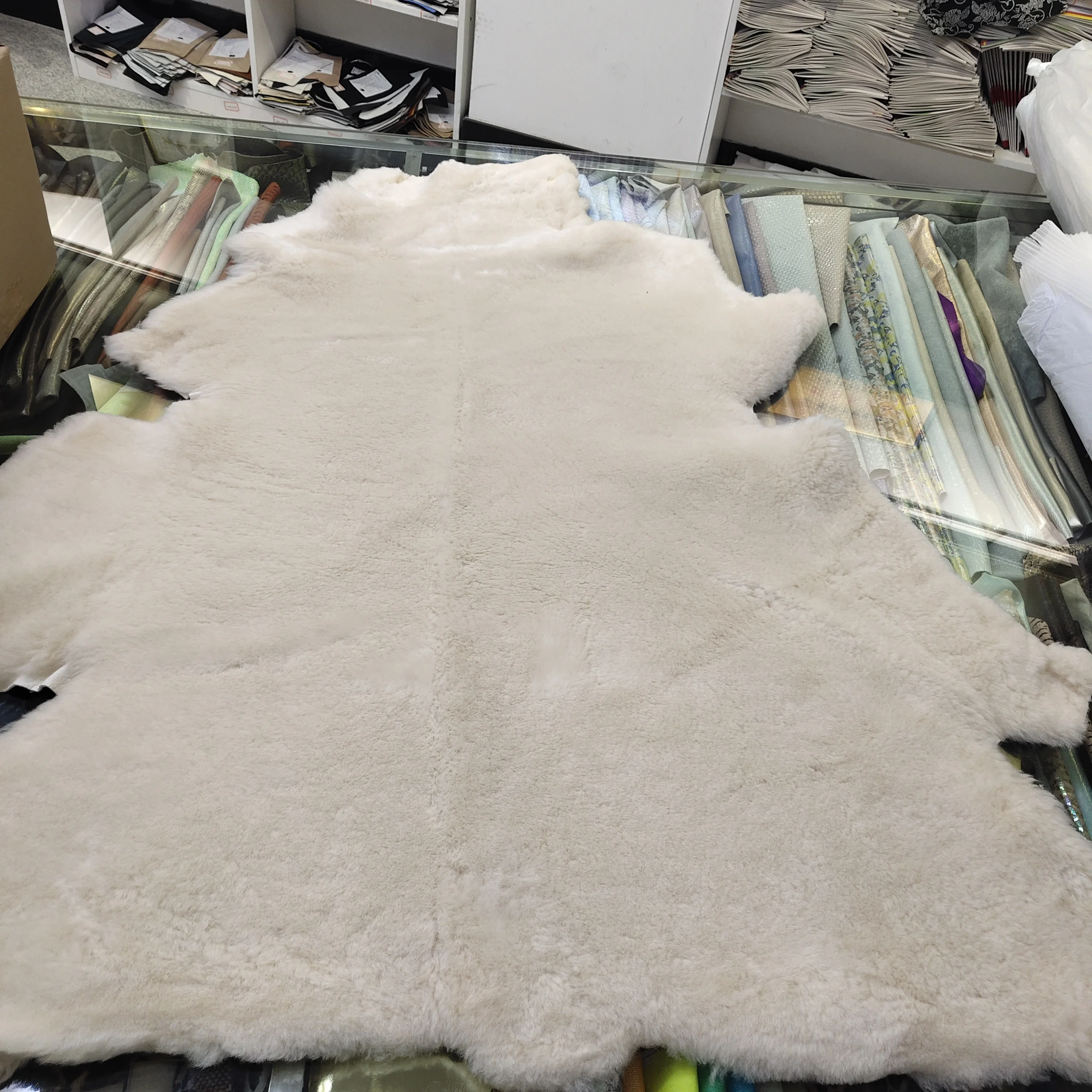 Natrual sheep lamb rug real sheepskin hair carpet for shoes handbags garment