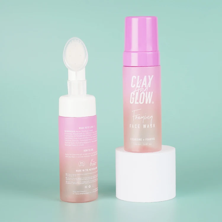 Косметическое очищающее средство для лица розовая пена 150 мл