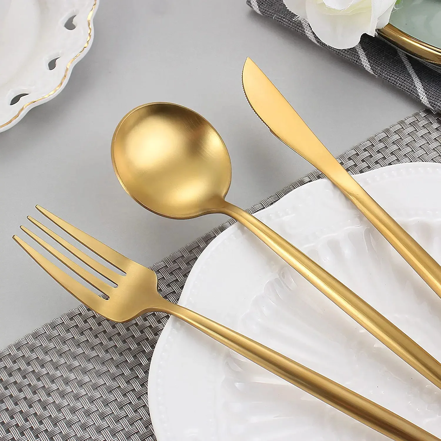 Wholesale Dishwasher Safe Hotel Golden Spoons Fork Knife Restaurant Modern Matte Gold Silverware Stainless Steel