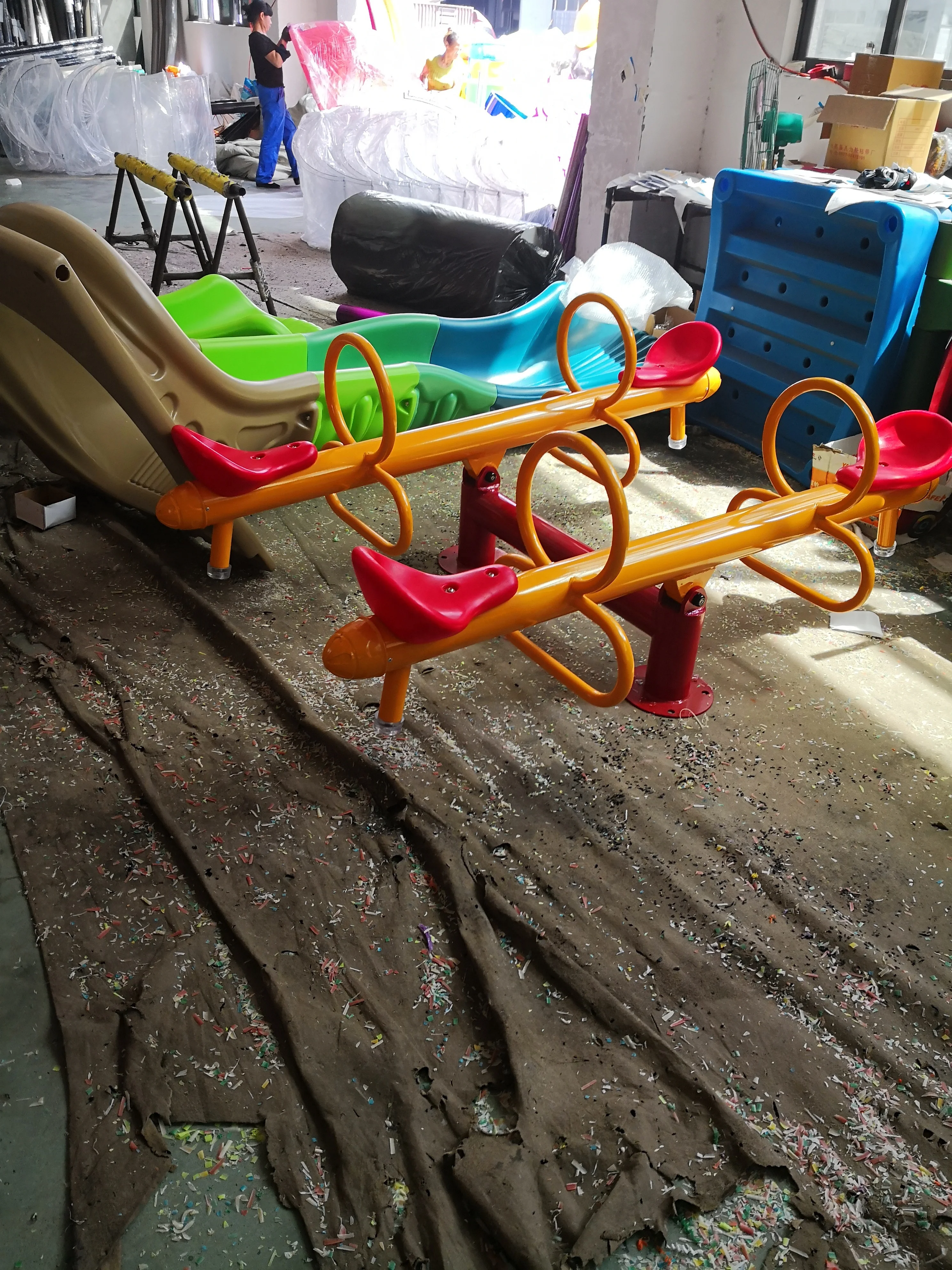 Изготовленные на заказ разных стилей, Детские безопасности аттракцион надувная игровая площадка парк на открытом воздухе пластиковая балансировочная качели для игровой площадки