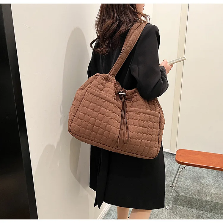 Large Carryall Puffy Cotton Shoulder Bag Lightweight Oversize Quilted Puffer Travel Tote Padded Cotton Drawstring Puffer Bag