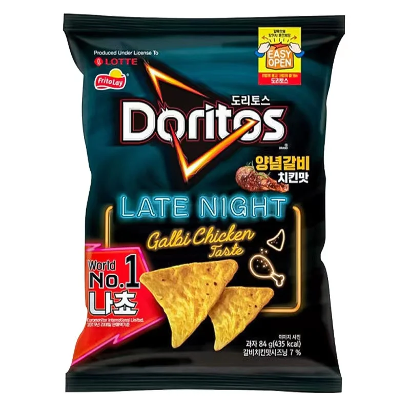 Korean snacks late night chicken flavor and cheese flavor corn chips flakes 84g