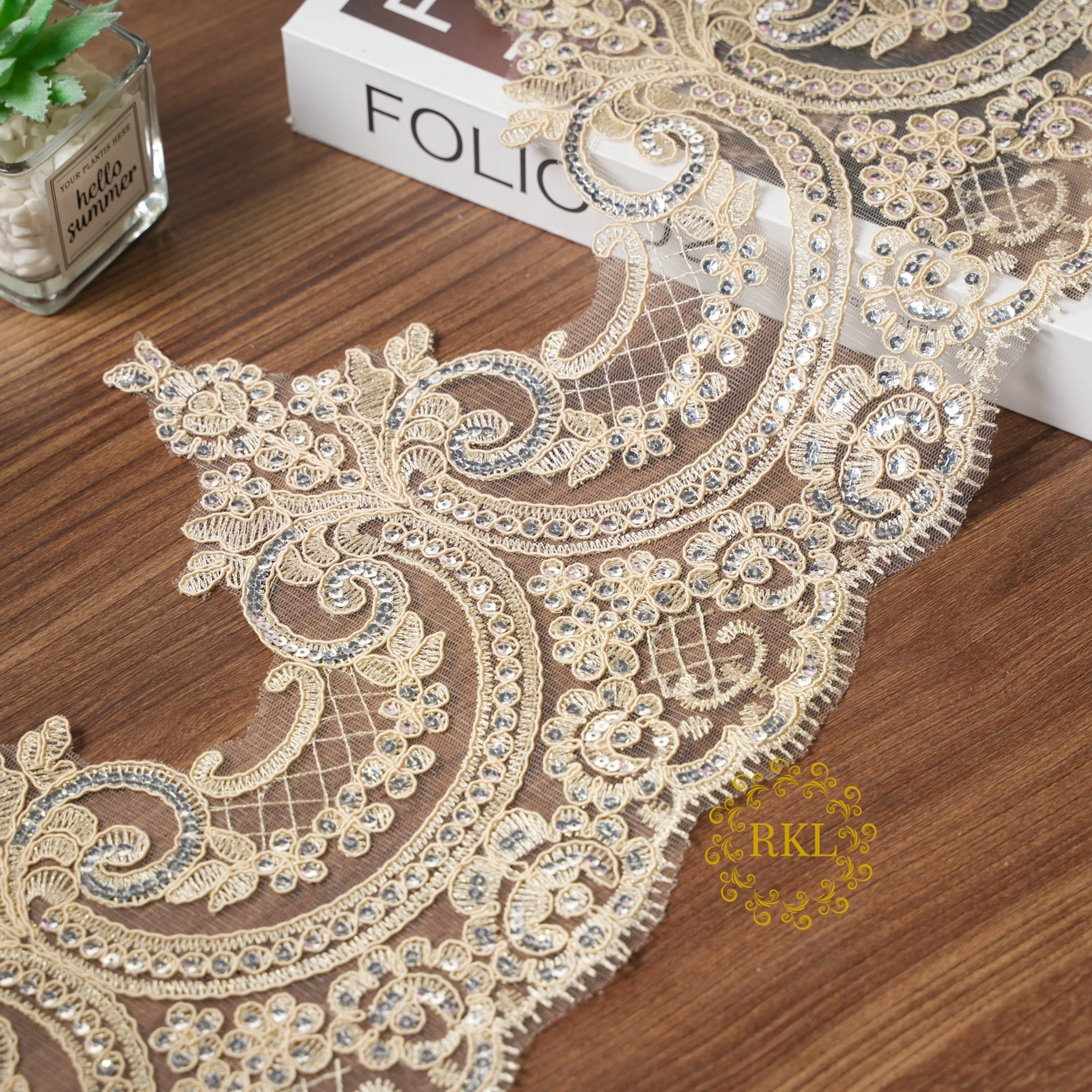 Luxury Wholesale Embroidery Trimming Lace Beaded Gold Thread Lace Fabric Sequined Lace Trim