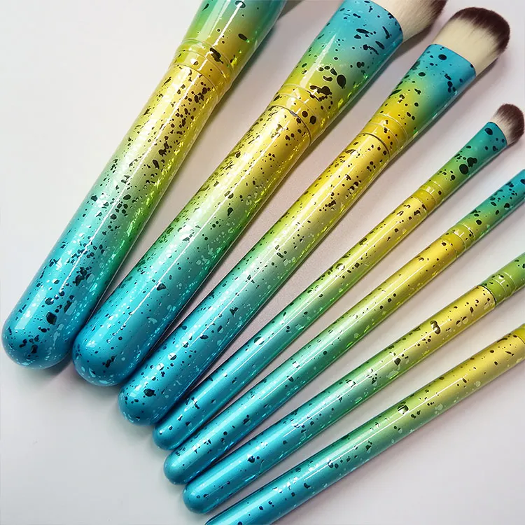 
Fashion Durable Gradient Color Makeup Brush 7 pcs Luxury Colorful Makeup Brushes High Quality Vegan Beauty Tool 