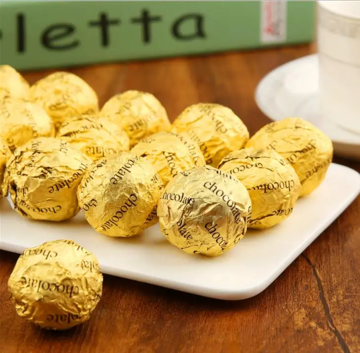 Оптовая продажа круглых шариков шоколадных конфет с орехами