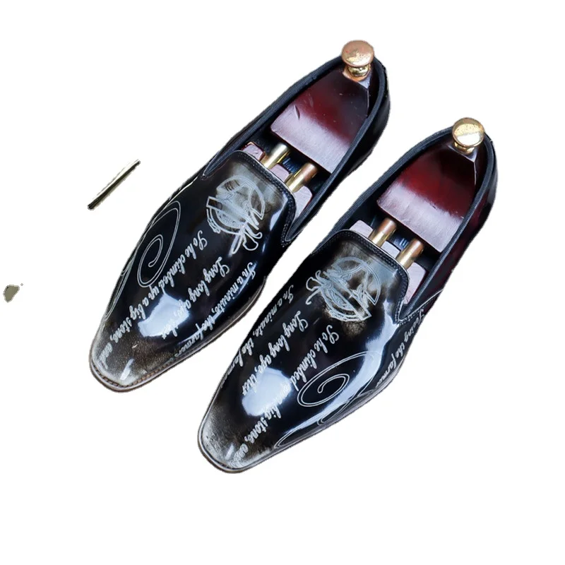 
 Кожаная обувь для мужчин. Лакированная кожа с бисером, британская резьба, деловые Лоферы для мужчин  