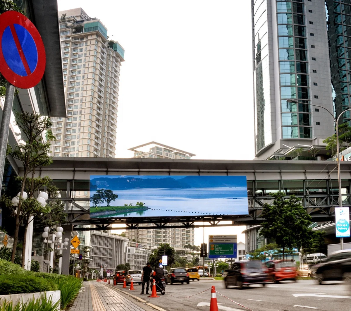 LED AD Board Cross Road Bridge Fixed LED Digital Video Billboard Iron IP65 Outdoor P3 Fixed LED Display Video Wall Full Hd 3mm