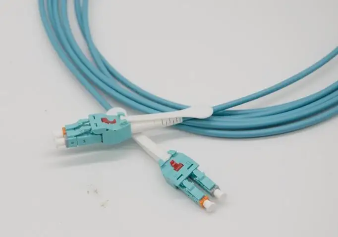 Switchable Polarity OM4 Multimode LC UPC Uniboot Connector with Push Pull Tab