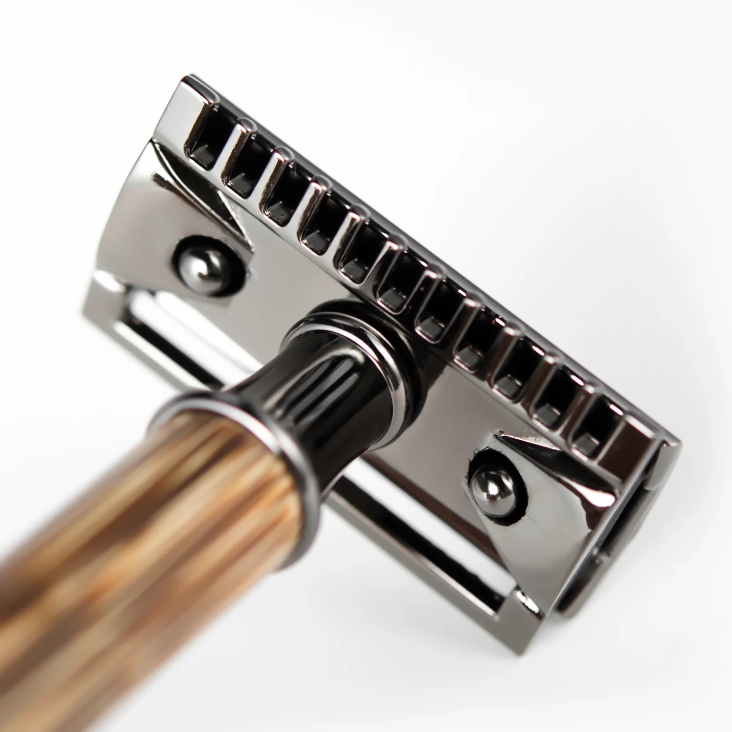 Old-fashioned Manual Razor Made of Aluminum Alloy