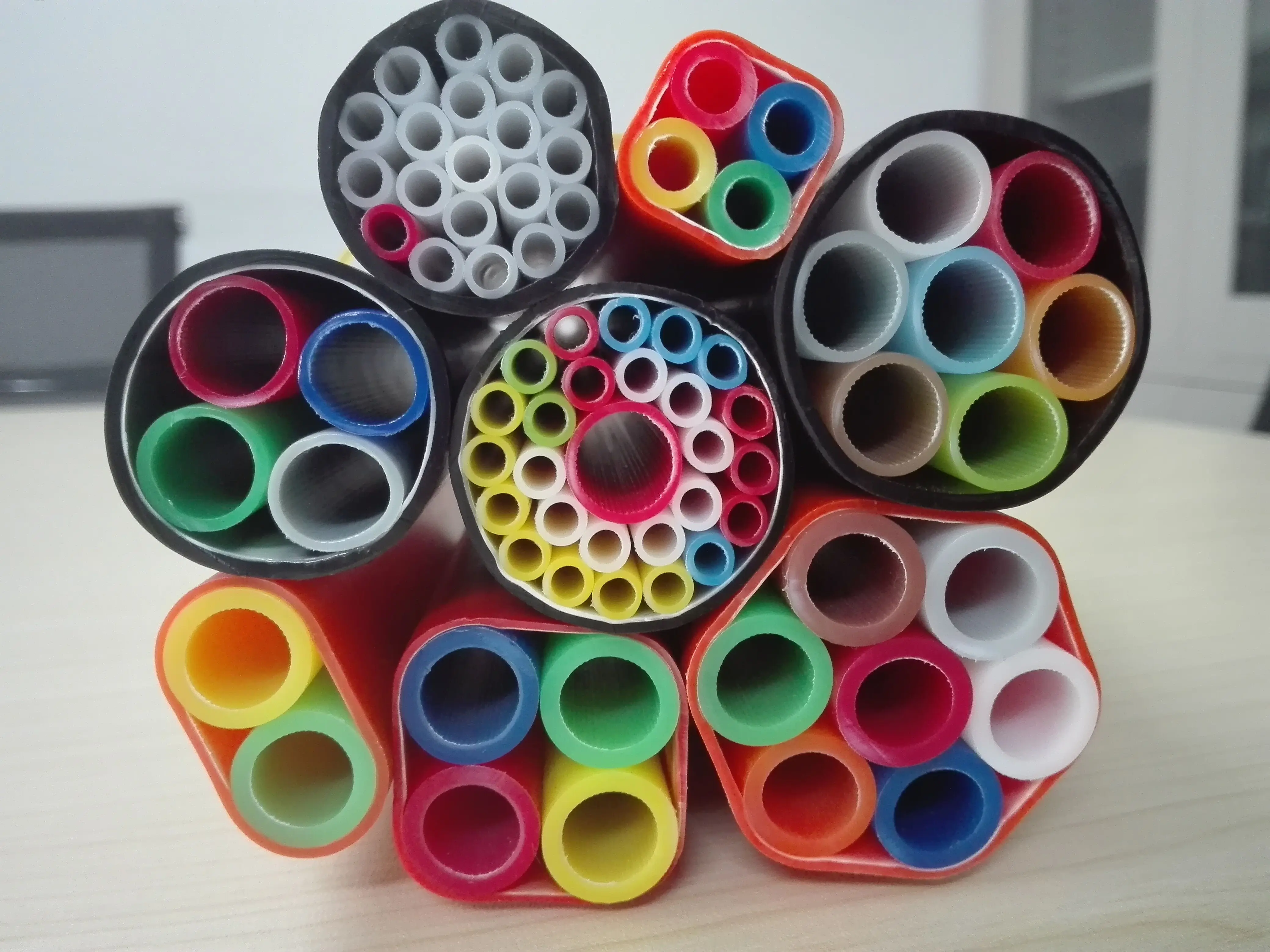 Бесплатный образец Трубная труба HDPE серии DB 8 способов 14/10 мм с полиэтиленовой Оболочкой 1 2 для оптоволоконного воздуходувного кабеля