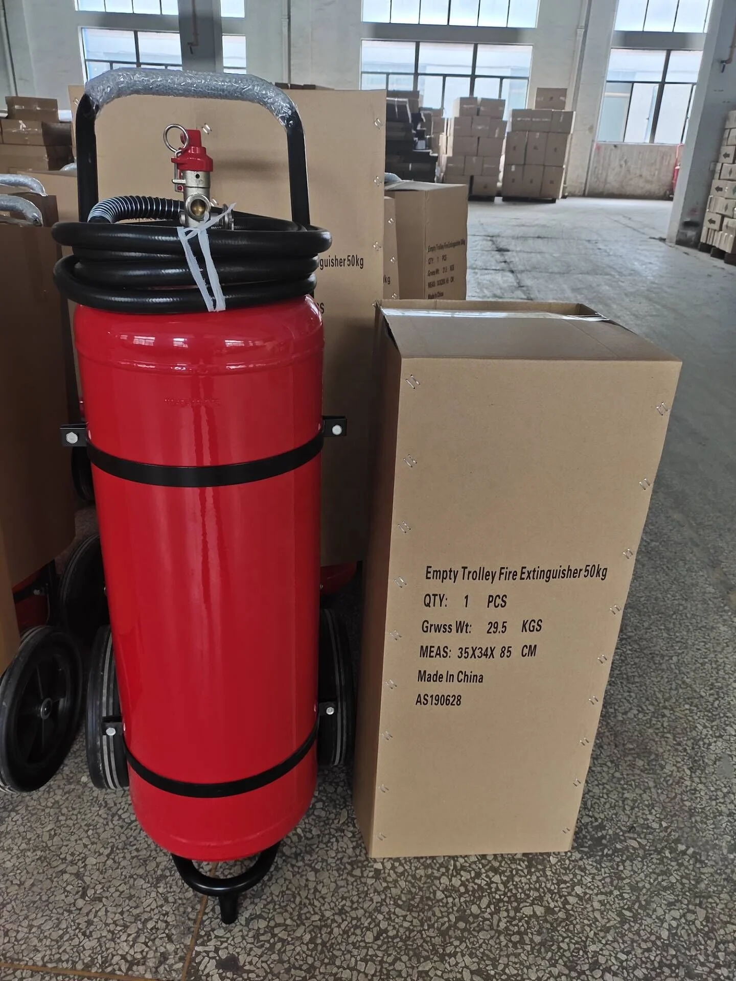 Wheeled mobile fire extinguisher trolley mounted DCP chemical powder fire extinguisher 20kg 30kg 50kg 100kg