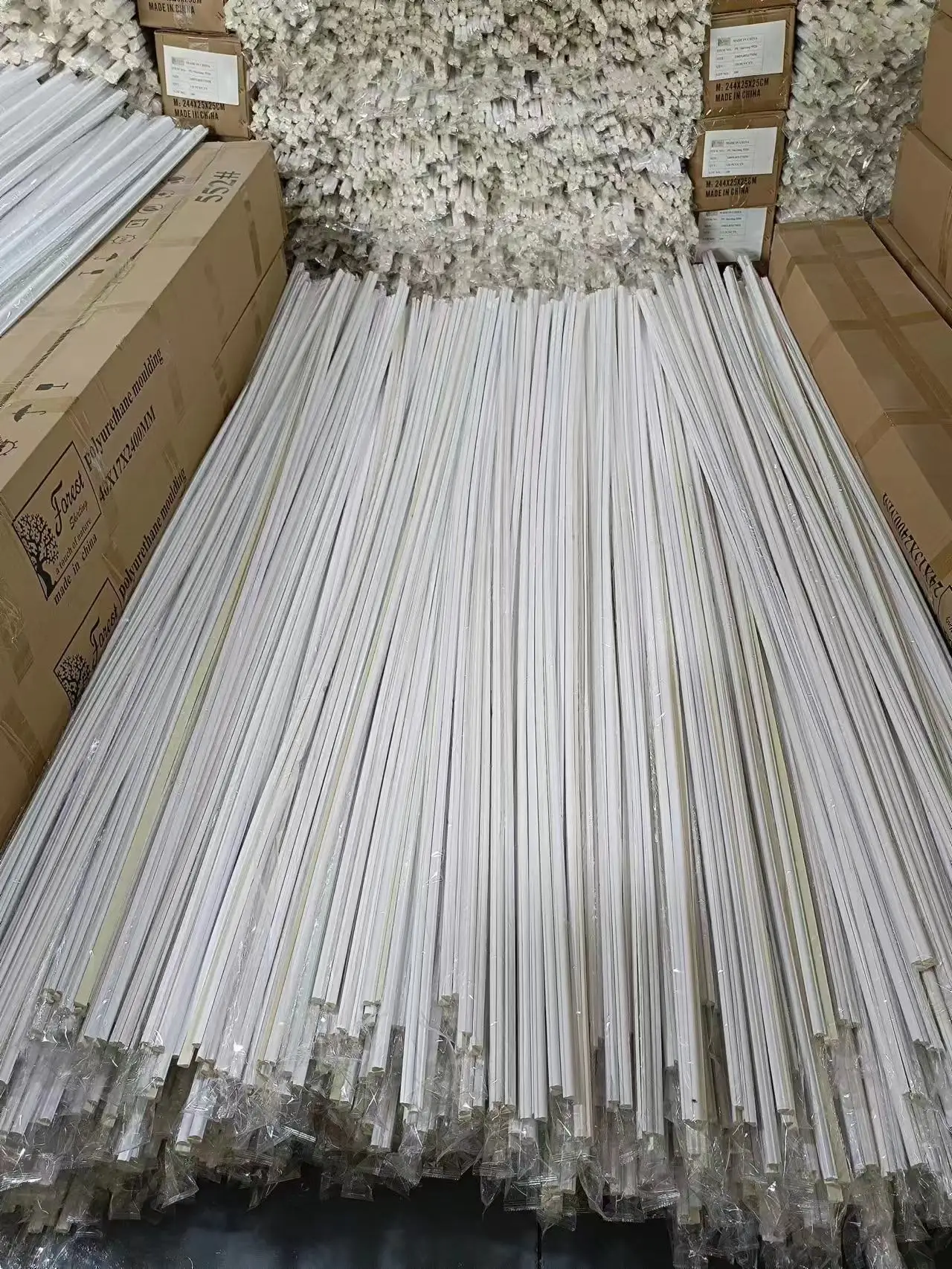 Factory direct sales Polyurethane wall moulding PU Plain Easy installation PU Lightweight polyurethane decorative Molding