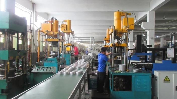 2022 newest multifunction pan easy to clean and nonstick coating electric grill and hot pot 2 in1