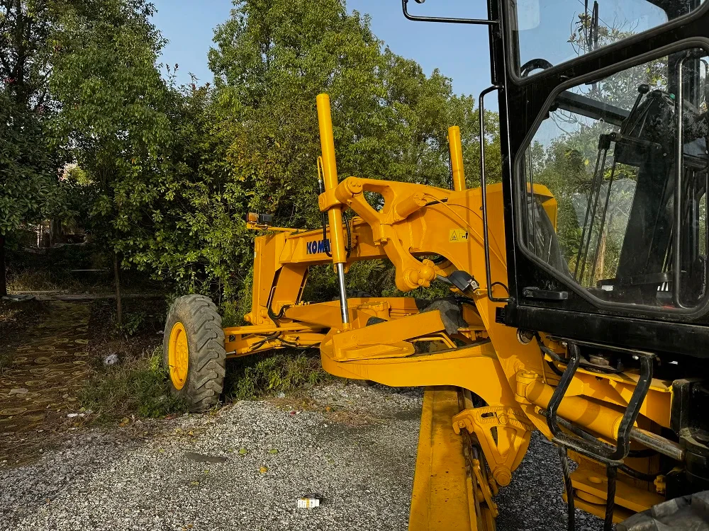 Used komatsu grader GD655 road construction heavy equipment