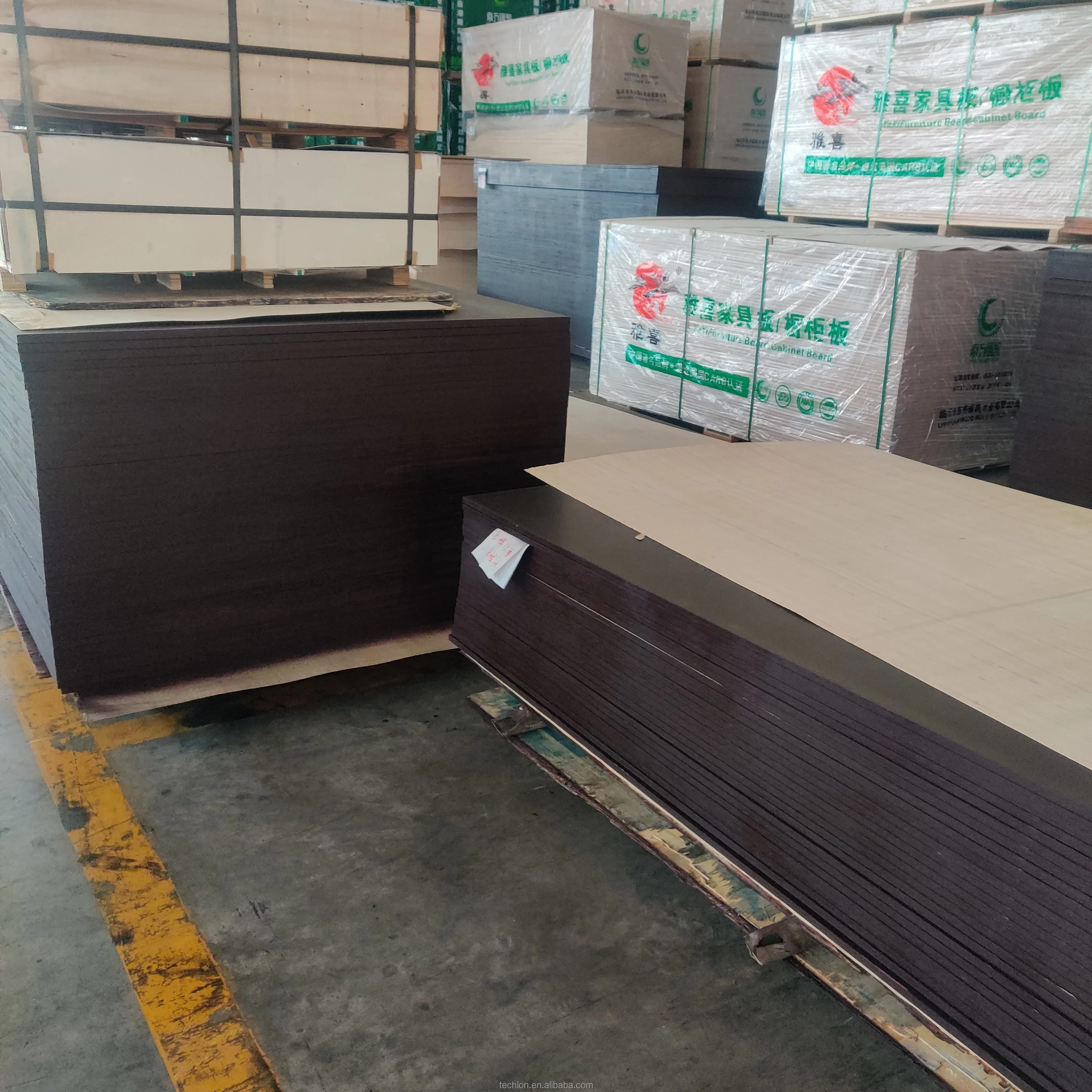 Manufacture 4*8 ft 15mm Melamine E1 moistureproof Film Faced Plywood s for Building concrete