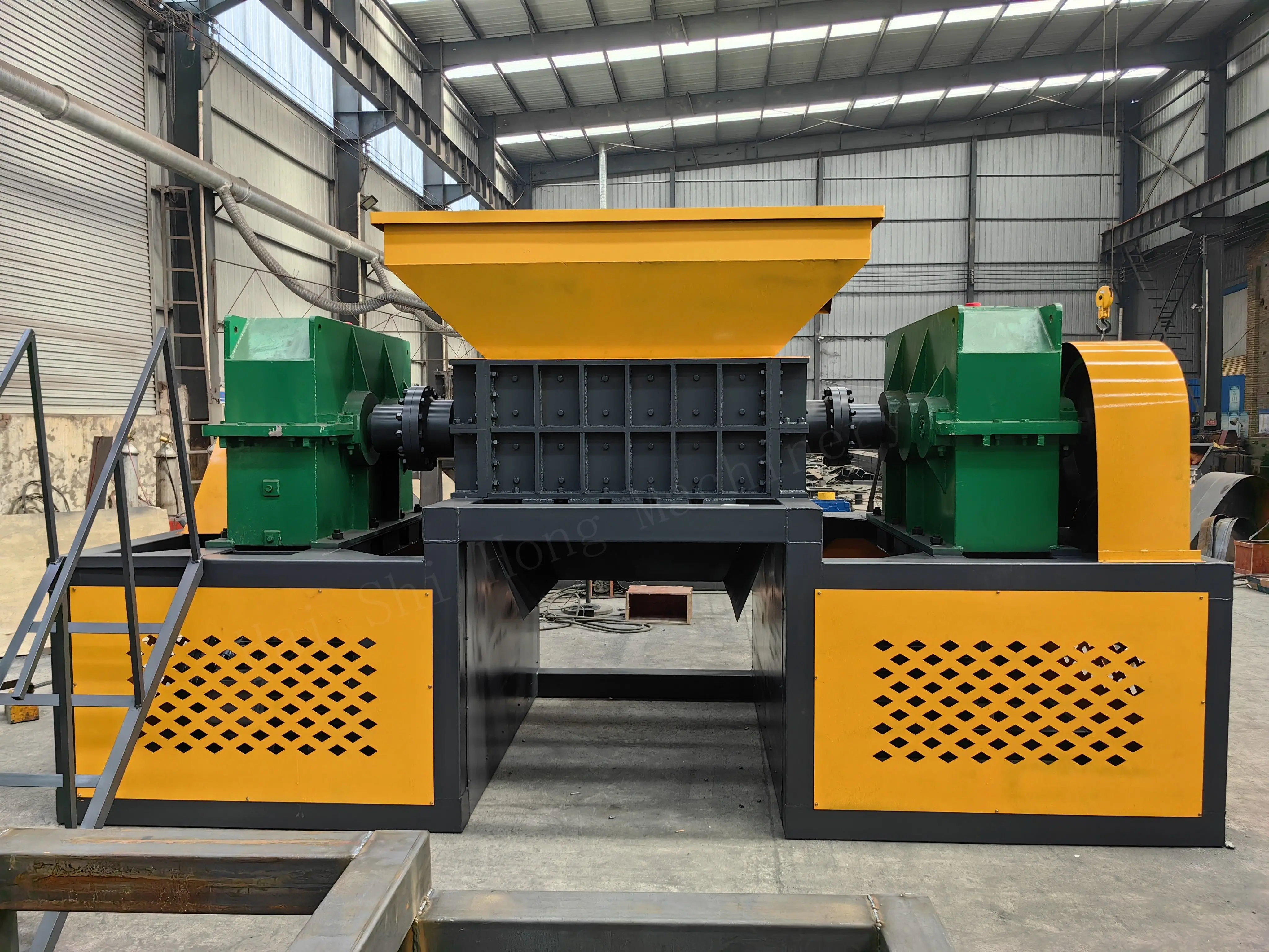 Automatic twin-shaft wood pallet wood garden tree shredder shredder machine for shredding wood