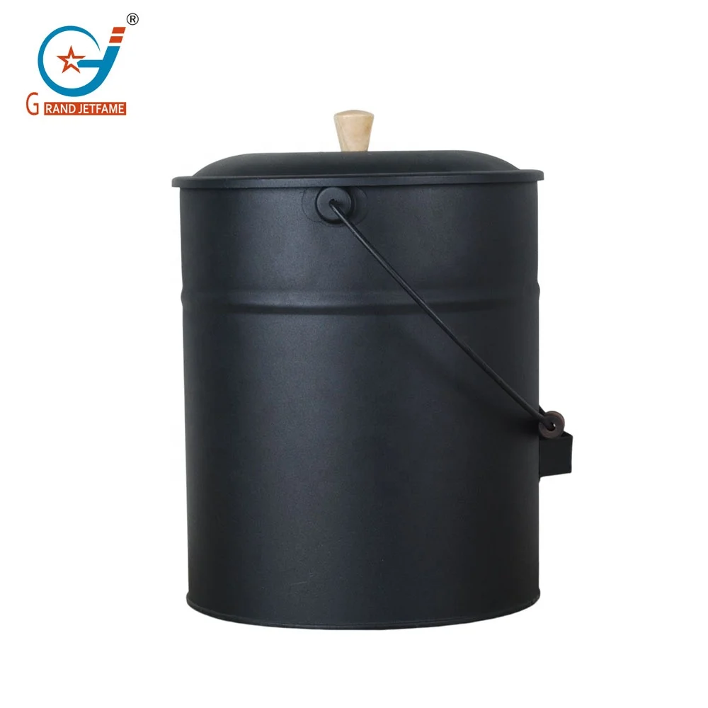 High Quality Reusable Metal Black Fireplace Tools Wooden Handle Ash Coal Bucket With Lid Shovel