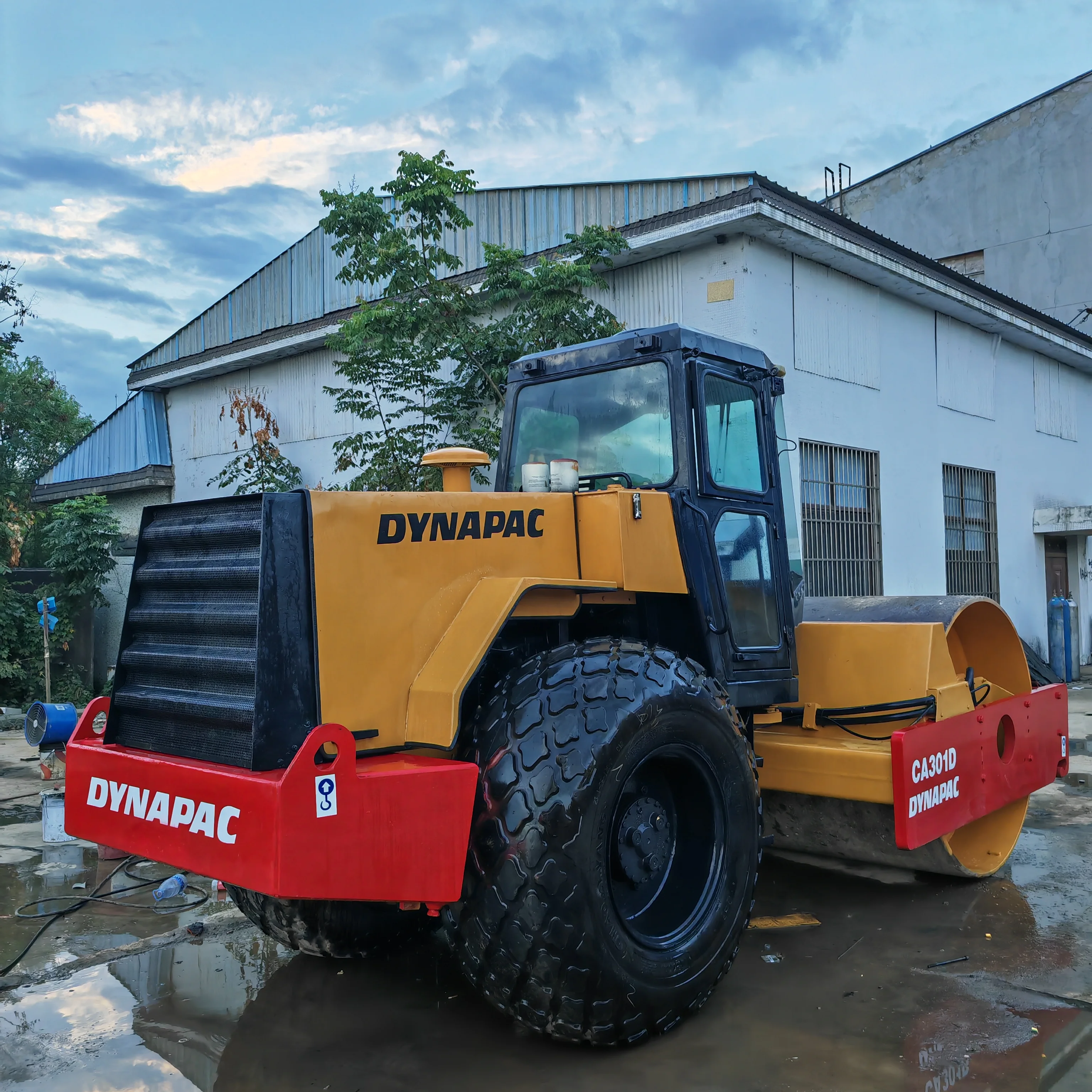Fast Shipping Superior Quality Used Dynapac CA301D Road Roller Used Vibratory Soil Compactors Strong Power Single Drum Roller