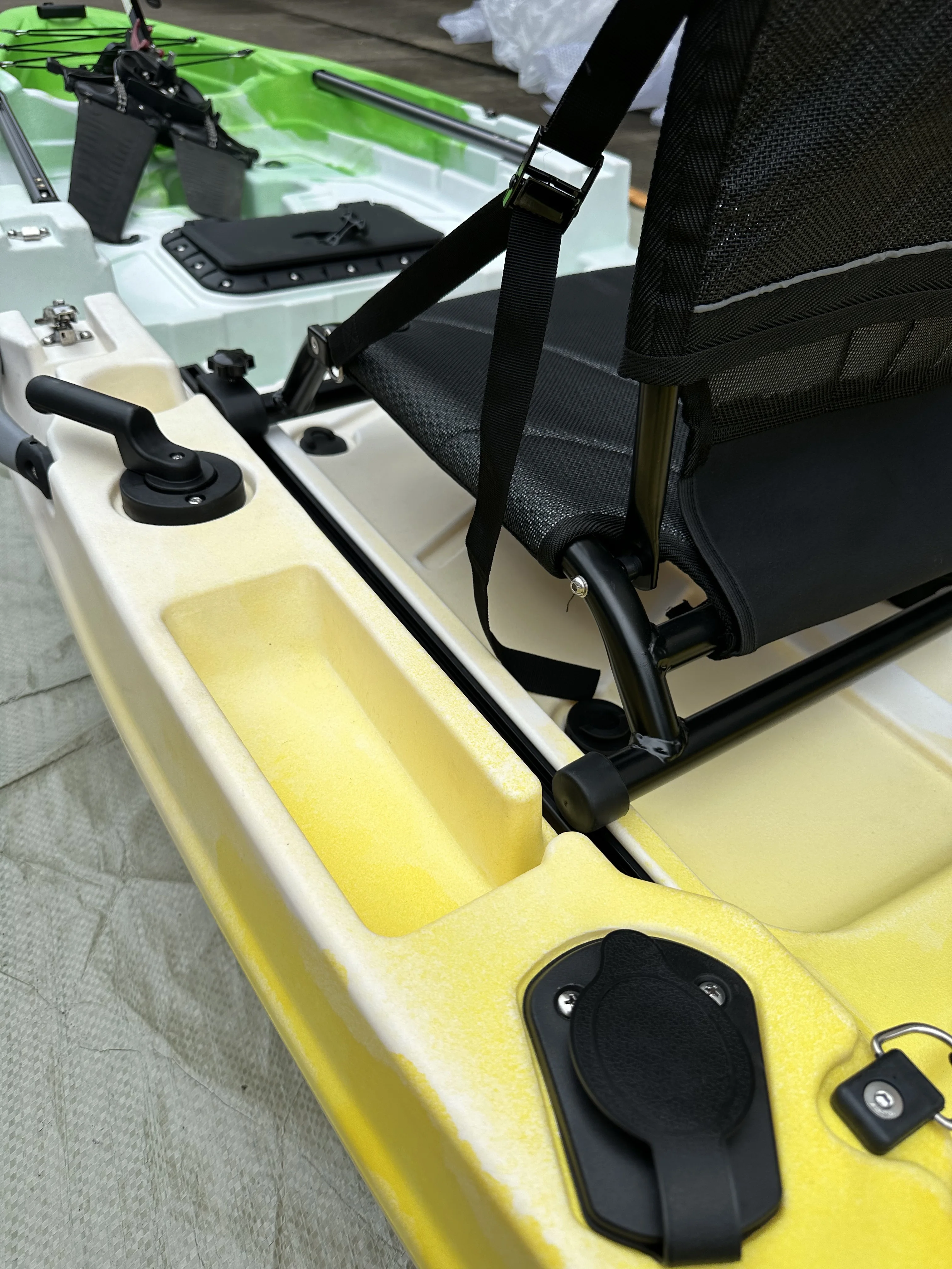 China Factory Direct  Sell Outdoor Kayak Kajak Big Bass Fishing PDL Foldable Solo Skiff Fishing Kayak For Leisure and Fishing