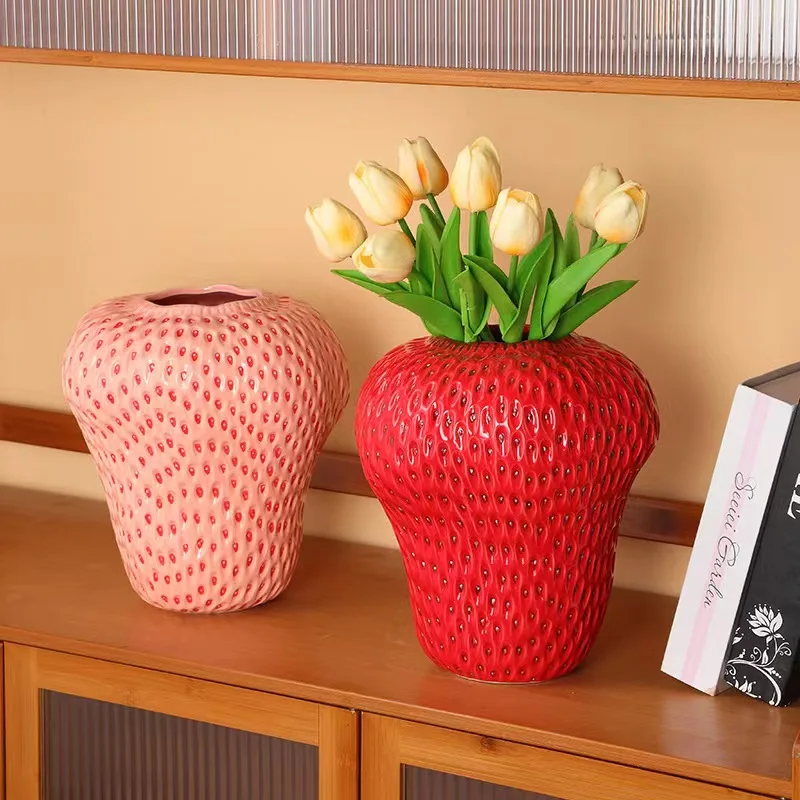 Custom creative modern pink strawberry ceramic flower vase home decoration strawberry vase indoor vivid fruit shape vase